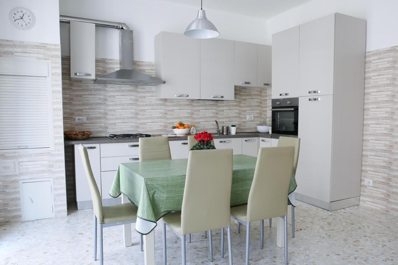 Casa Cala Portecchia Mola di Bari Bagian luar foto