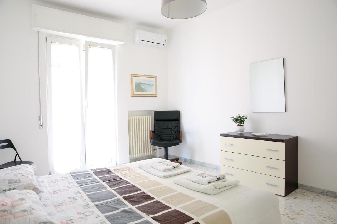 Casa Cala Portecchia Mola di Bari Bagian luar foto
